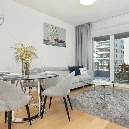 Elegant Apartments With Balcony & Parking Warsaw By Noclegi Renters Exterior foto