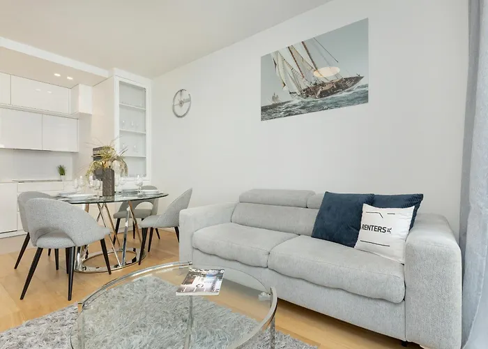 Elegant Apartments With Balcony & Parking Warsaw By Noclegi Renters