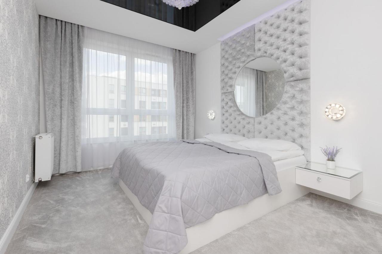 Elegant With Balcony & Parking By Renters * Варшава