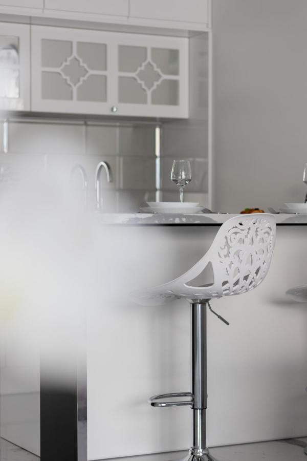 Elegant With Balcony & Parking By Renters * Warschau