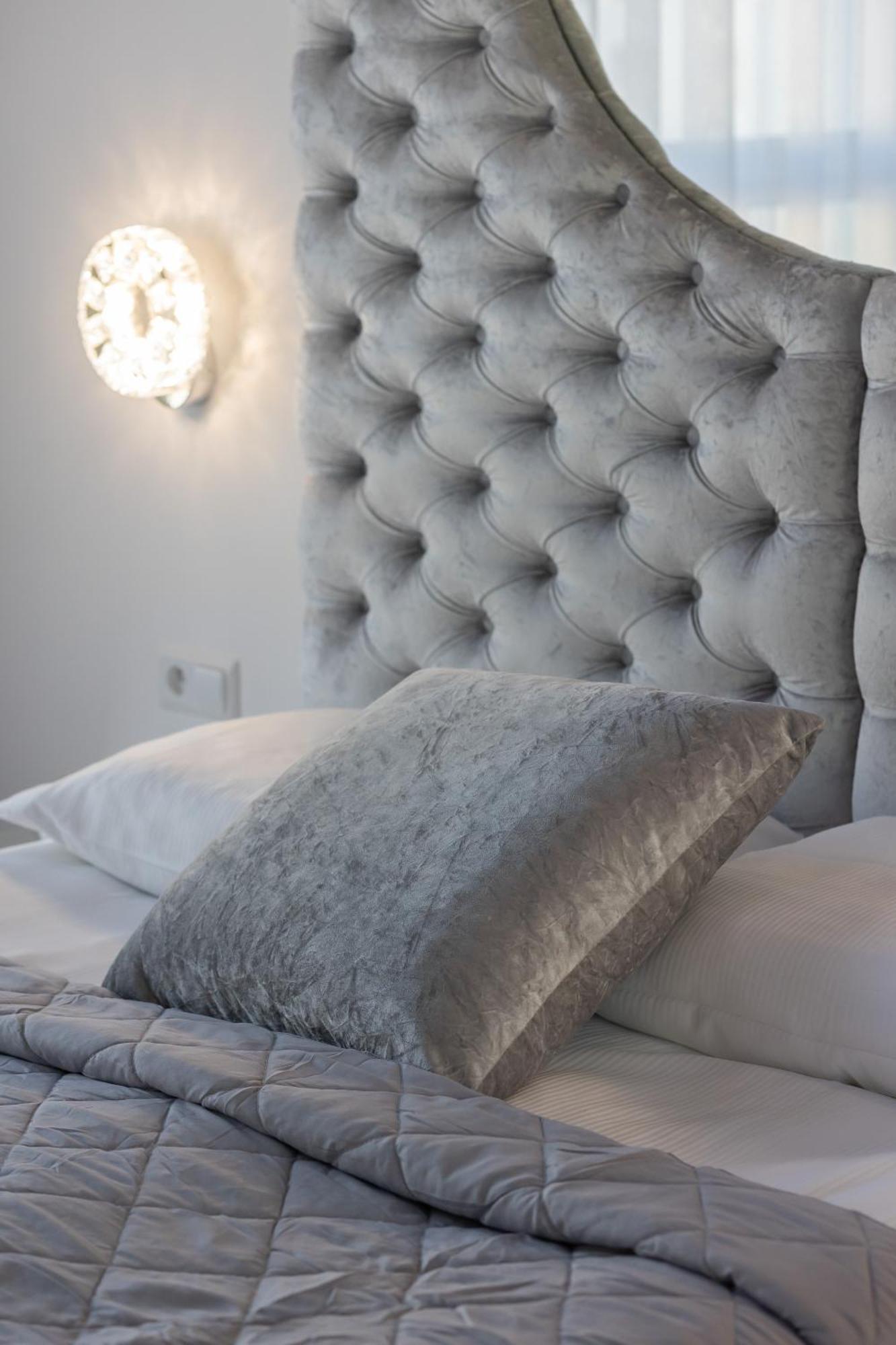Elegant With Balcony & Parking By Renters * Warschau