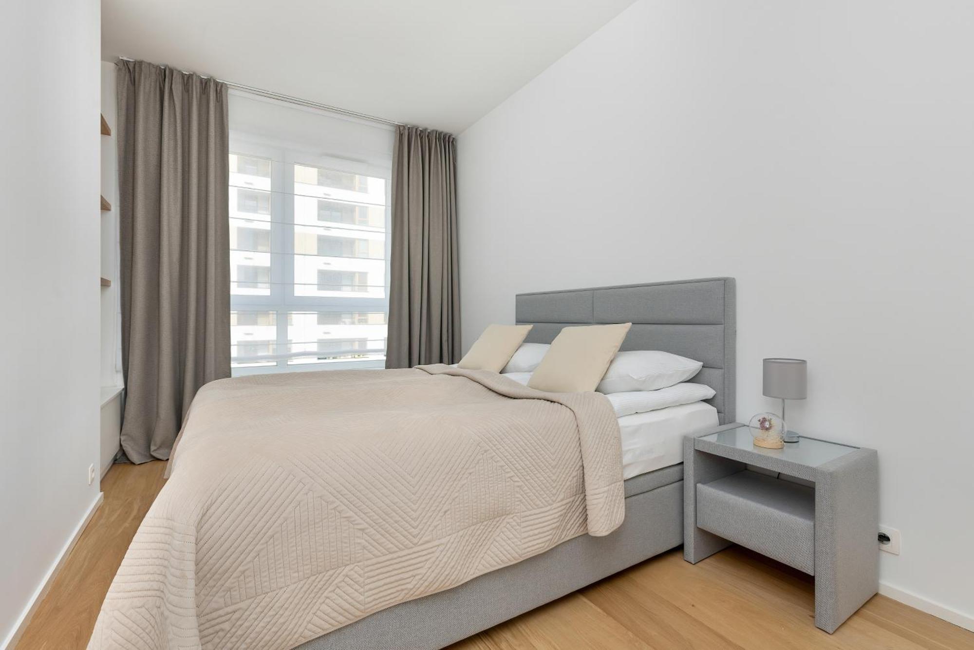 Elegant With Balcony & Parking By Renters * Варшава