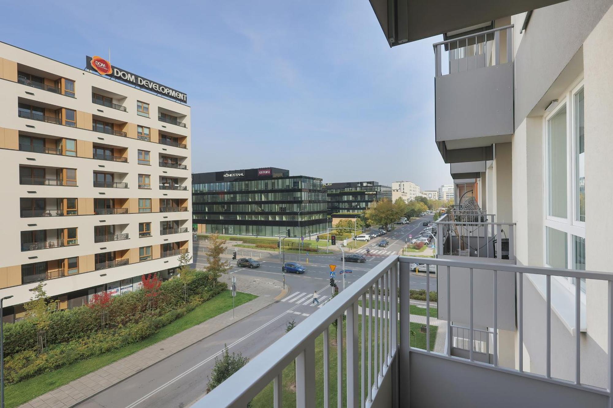 Elegant With Balcony & Parking By Renters Апартаменти Варшава