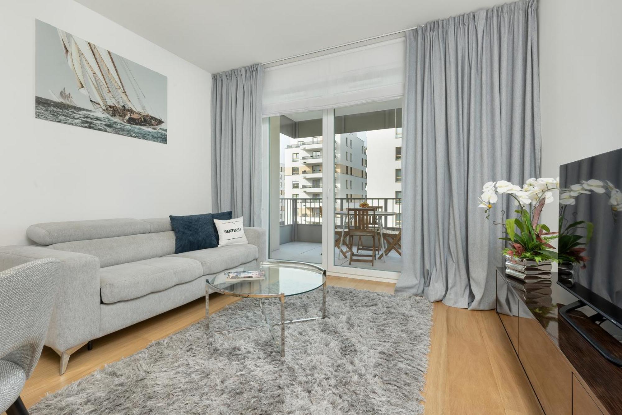 Elegant With Balcony & Parking By Renters Варшава