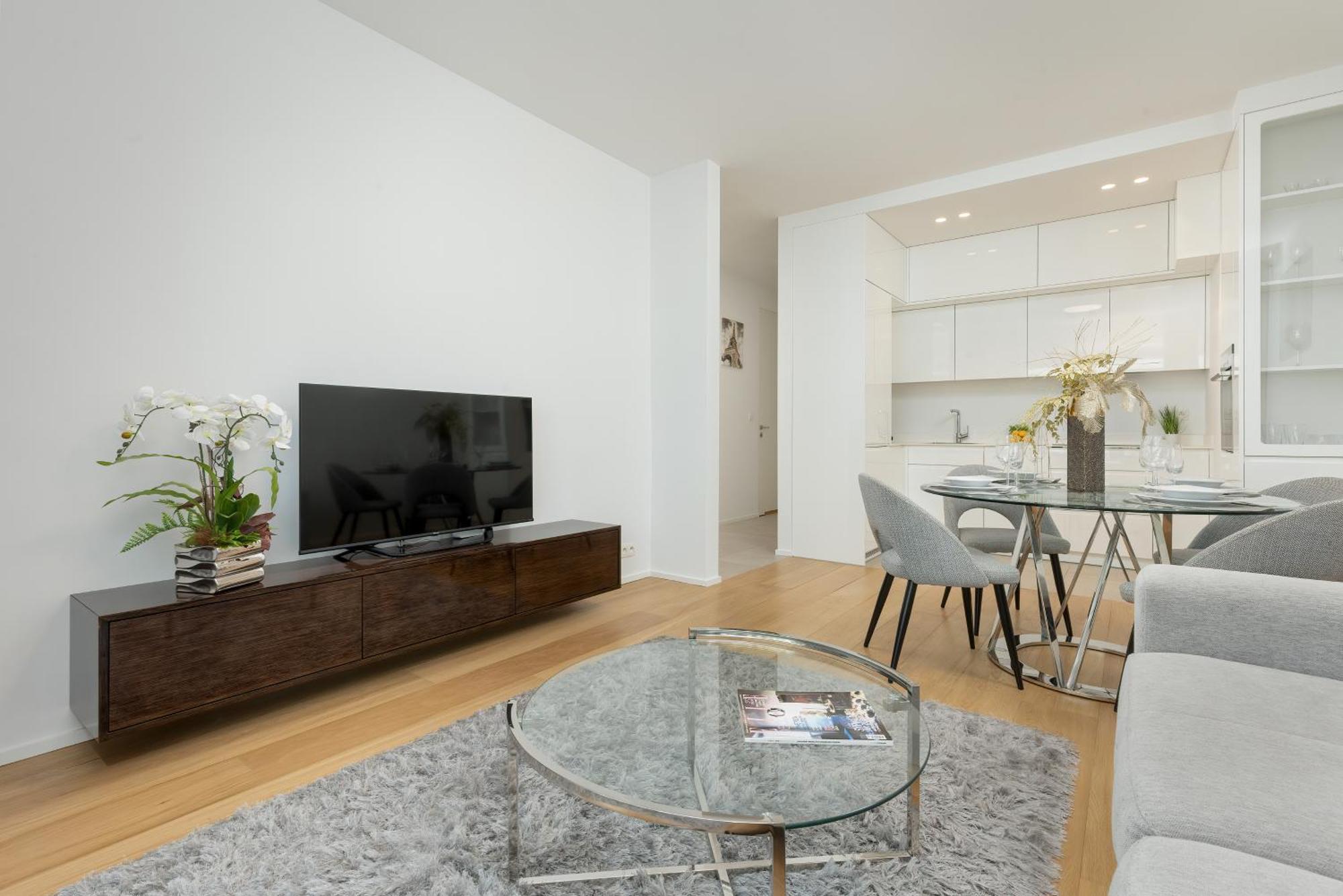 Апартаменти Elegant With Balcony & Parking By Renters Варшава