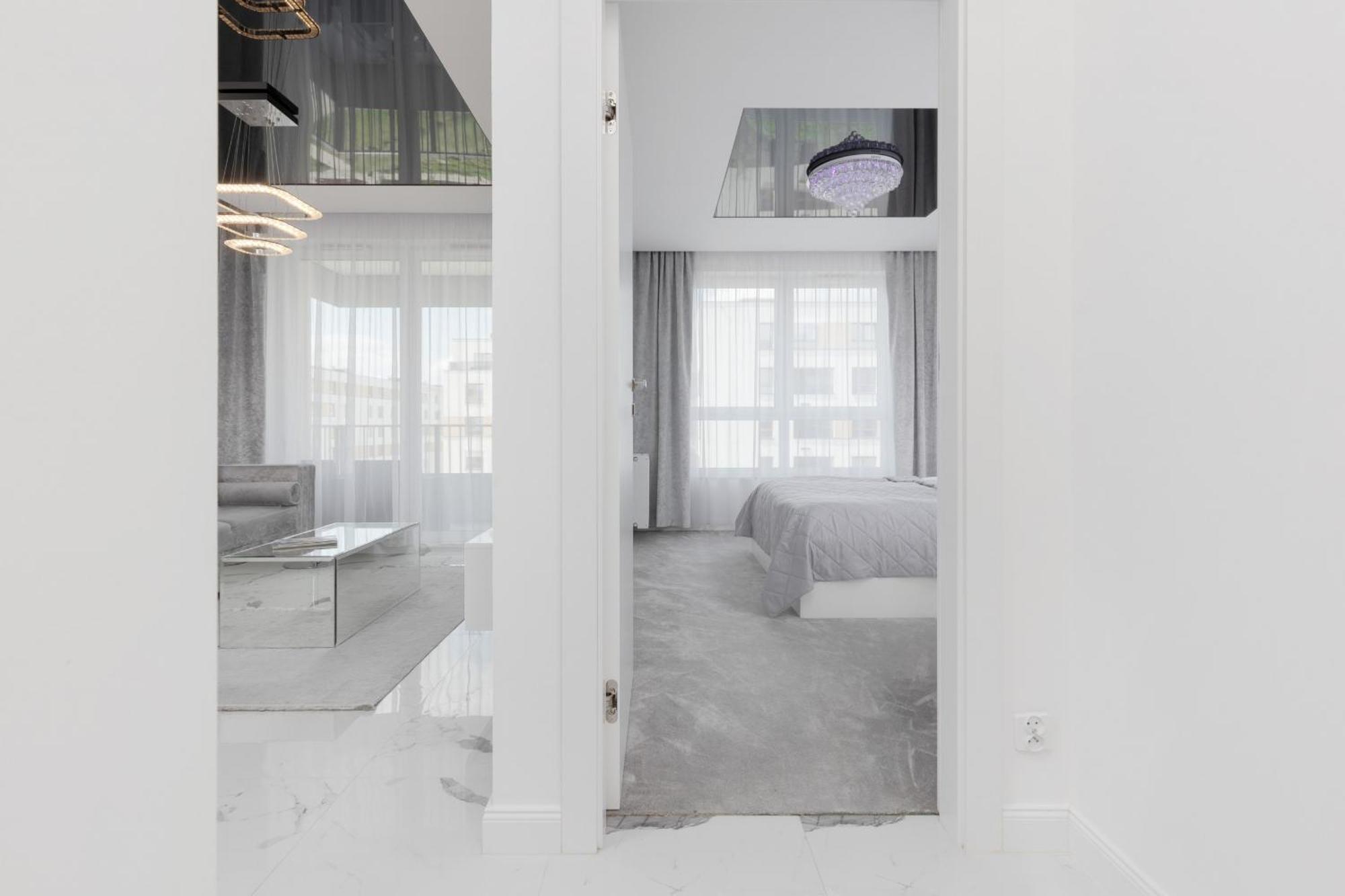 Elegant With Balcony & Parking By Renters Apartment Warschau