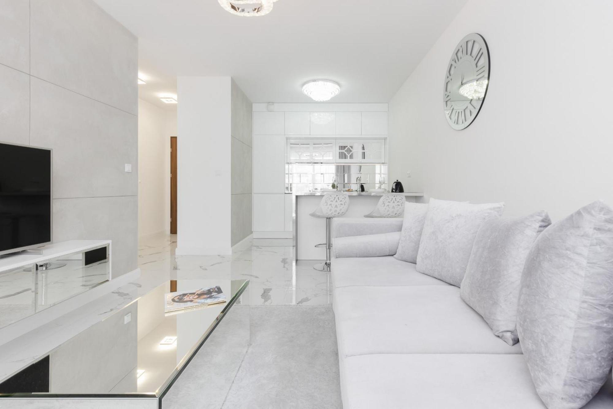 Elegant With Balcony & Parking By Renters * Warschau