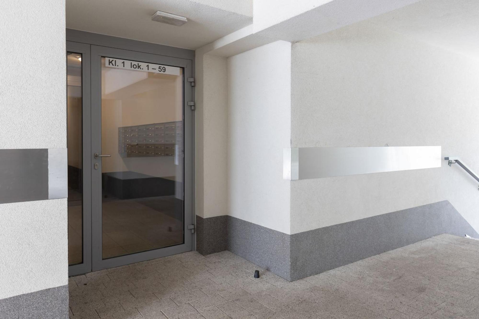 Апартаменти Elegant With Balcony & Parking By Renters *